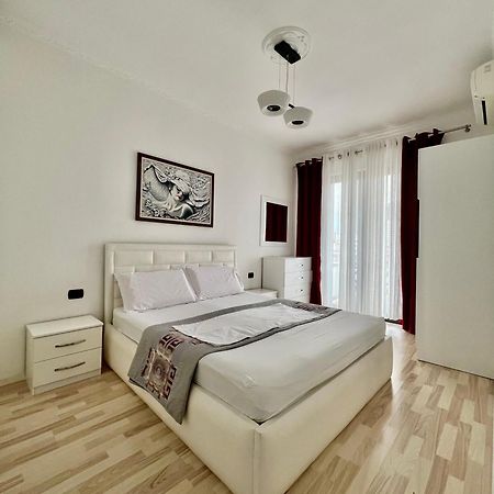 Apartamento Spiranca Downtown Comfort Tirana Exterior foto