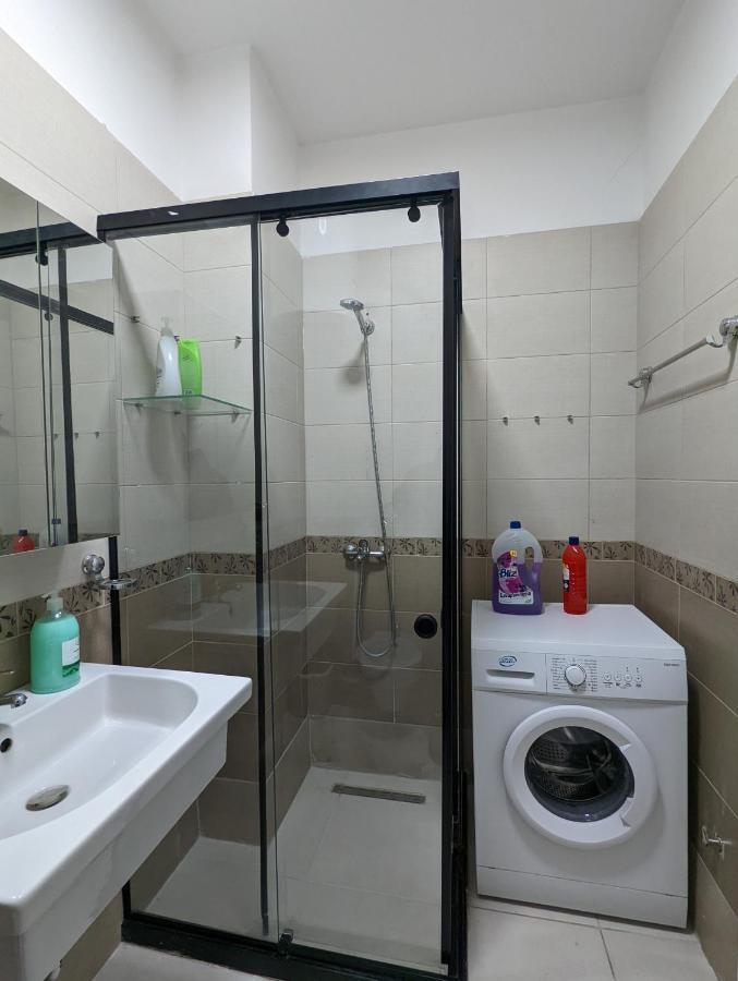 Apartamento Spiranca Downtown Comfort Tirana Exterior foto