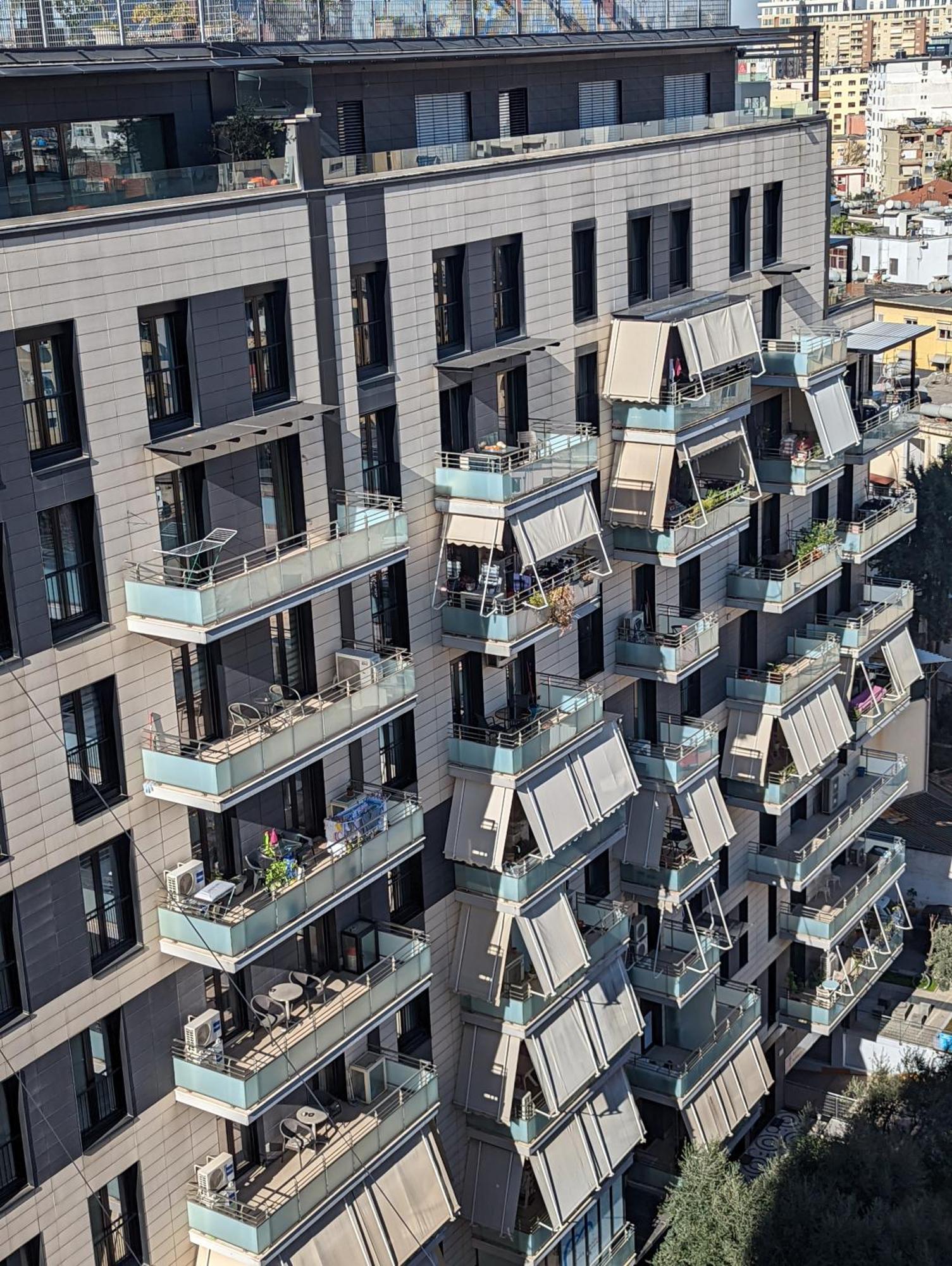 Apartamento Spiranca Downtown Comfort Tirana Exterior foto