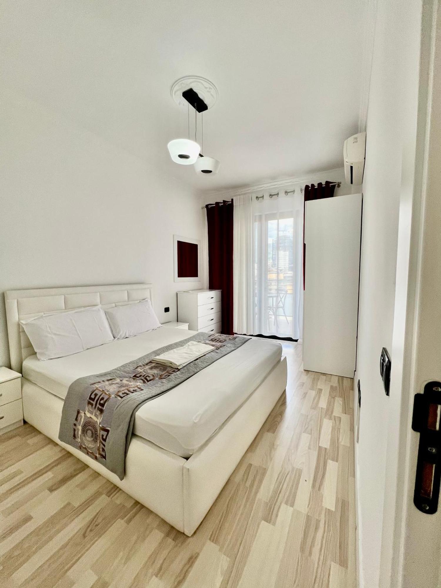 Apartamento Spiranca Downtown Comfort Tirana Exterior foto