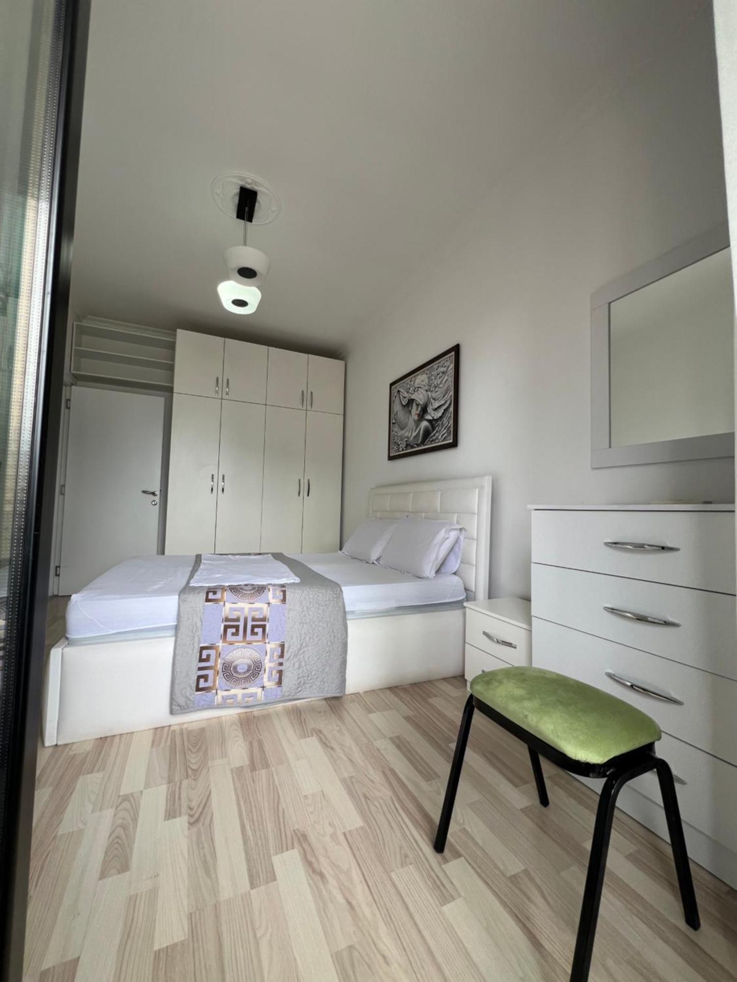 Apartamento Spiranca Downtown Comfort Tirana Exterior foto